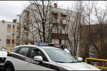U Zavidovićima ukradeni akumulatori i elektromotor iz trgovine