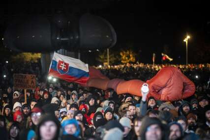 Oko 20.000 ljudi na protestu u Košicama protiv Roberta Fica i njegove vlade