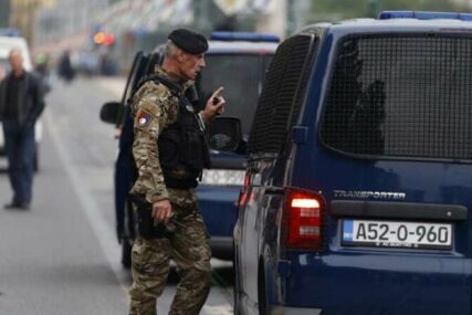 MUP KS uhapsio dvojicu policajaca u Sarajevu: Jednog zbog spolne zloupotrebe maloljetnice, drugog zbog seksualnog uznemiravanja