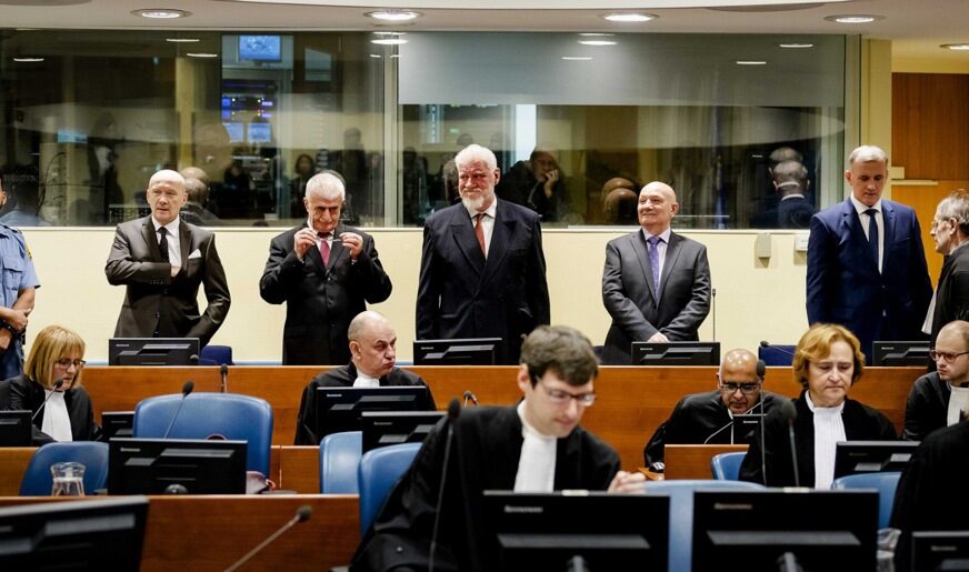FOTO: EPA/  ROBIN VAN LONKHUIJSEN / POOL