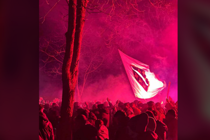 OKOM KAMERE BOSNAINFO BH Fanaticosi zapalili ulice Beča: Korteo krenuo prema Ernst-Happel stadionu (VIDEO)