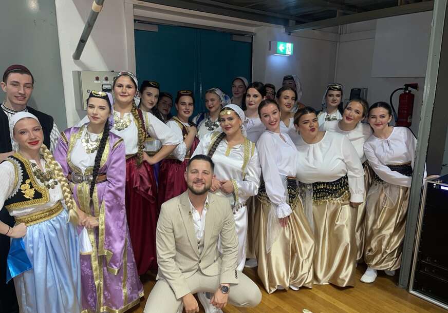FOTO: BENJAMIN SA FOKLORAŠIMA