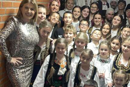 BOSNAINFO NA LICU MJESTA Muzička noć u Muggensturmu: Viki, Nermin i Elvis uz mlade fokloraše