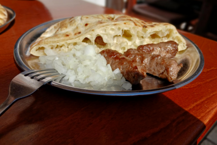Merak koji lokalci sve rjeđe mogu priuštiti: Ćevapi postali luksuzni zalogaji