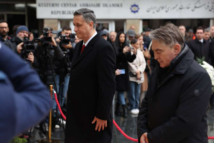 Polaganjem cvijeća kod Vječne vatre brojne delegacije obilježile Dan državnosti BiH (FOTO)