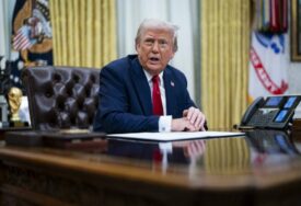 Američki ljekari zabrinuti zbog Trumpovog zdravlja: "Gojaznost je snažan faktor rizika"