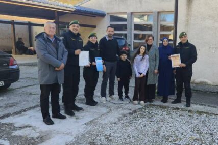 Policijska akademija FMUP-a donirala sportsku opremu školama u Srebrenici, Zvorniku i Konjević Polju