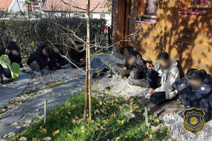 FUP u Hadžićima uhapsio dvojicu Afganistanaca, pronađena droga i pasoši drugih osoba