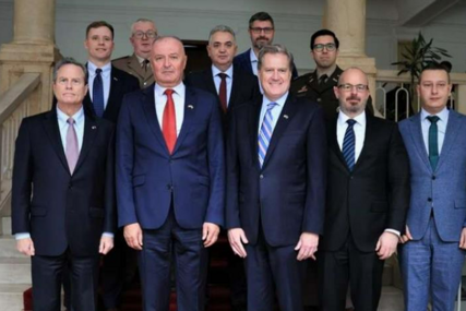 Snažna podrška SAD-a BiH: Delegacija kongresmena u posjeti Ministarstvu odbrane BiH