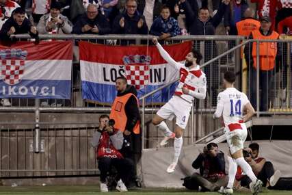 Napadnuta kolona hrvatskih navijača u Crnoj Gori po povratku s utakmice?