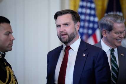 JD Vance održao jedan od najbizarnijih govora pred vojnicima uoči Dana zahvalnosti