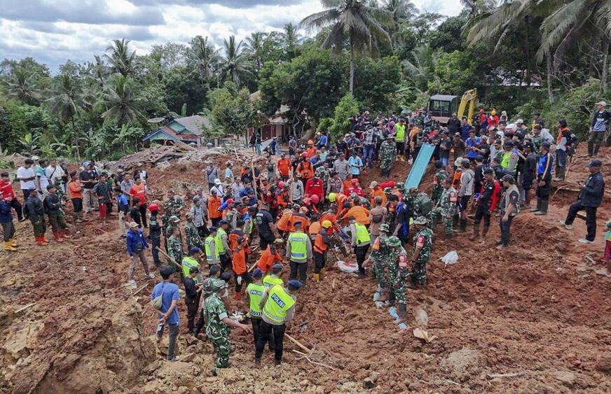 FOTO: EPA/BASARNAS