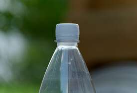 Koristimo ih i mjesecima: Evo koliko zapravo smijete piti vodu iz iste plastične boce
