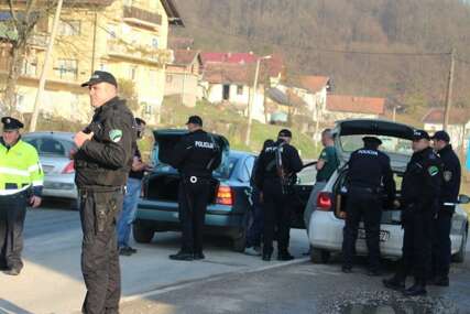 Pucnjava tokom pljačke u tržnom centru u Gračanici. Dva lica su uhapšena, dok je jedno u bijegu