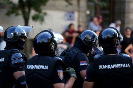 Srbija: Državljanka BiH pokušala nožem ubiti policajca, ranjena pri hapšenju