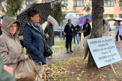 U Tuzli održan protest građana zbog tragedije u Domu penzionera i podvođenja maloljetnica