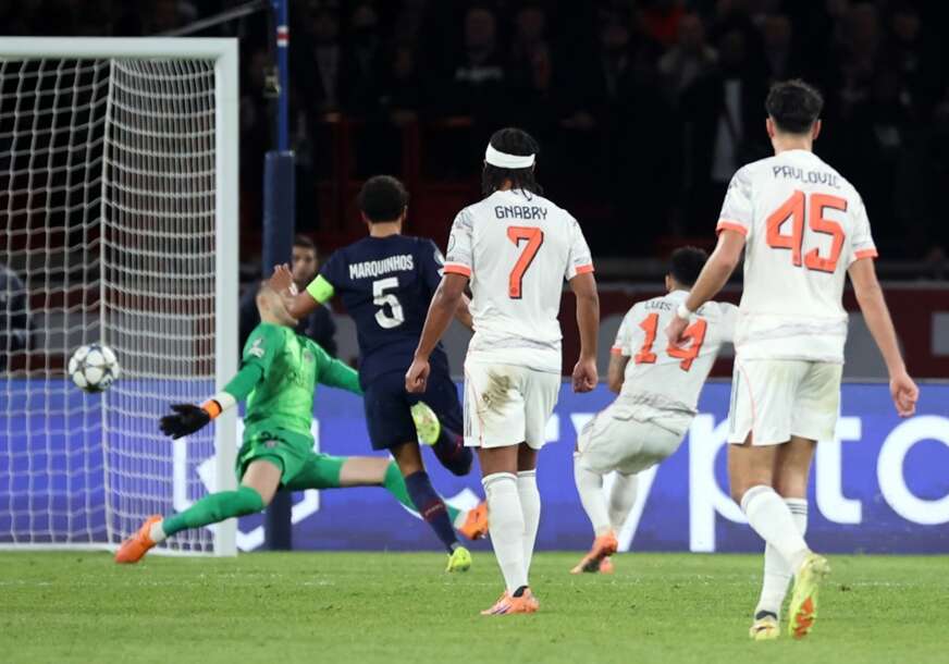 FOTO: EPA/CHRISTOPHE PETIT TESSON