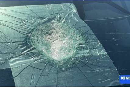 (VIDEO) Misteriozni objekt udario u automobil, sumnja se na meteorit