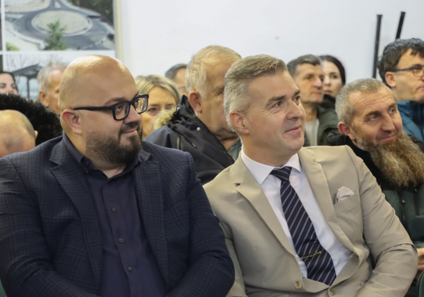 FOTO: PRESS VLADA KS