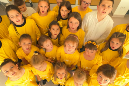 Hor "Suncokreti" iskazao ljubav prema domovini: Poslušajte obradu pjesme Kemala Montena "Zemljo moja"