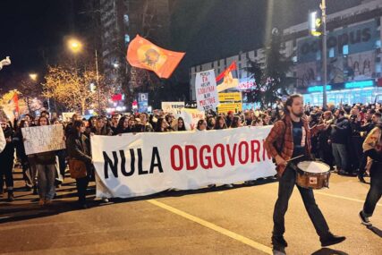 Učenici Pete beogradske gimnazije vraćaju se u školske klupe