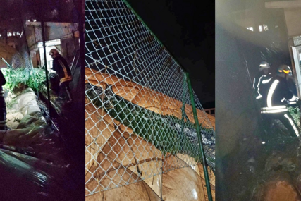 Stablo se obrušilo na teniski balon u Tuzli, vatrogasci pravovremeno intervenisali