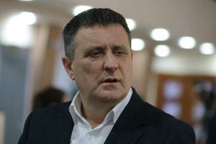 Poslovna ponuda nakon smjene: Đajić tvrdi da mu nude 7.000 KM da radi u Federaciji
