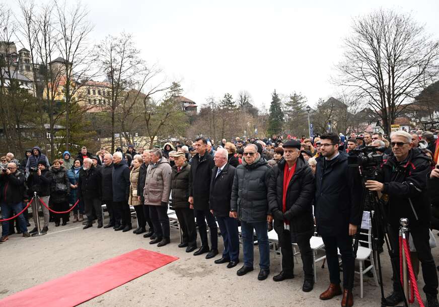 FOTO: OBILJEŽAVANJE GODIŠNJICE AVNOJ-A
