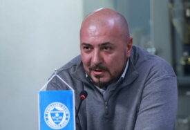 NOVE TENZIJE NA GRBAVICI Predsjednik Skupštine Željezničara podnio ostavku!