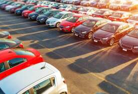 Orašje: Nasilnik pretukao invalida zbog parkinga i prisutnima govorio “znate li vi ko sam ja”