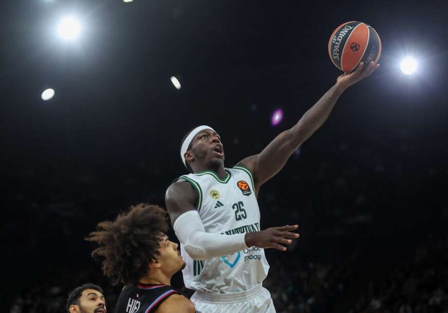 FOTO: EPA/CHRISTOPHE PETIT TESSON