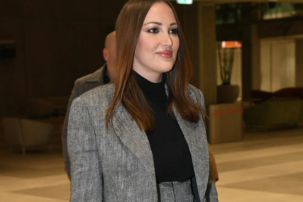 (FOTO) Aleksandra Prijović se slikala u Parizu: "Spremna za Vog"