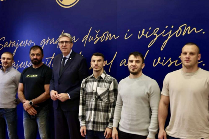 Gradonačelnik Sarajeva Samir Avdić primio u Vijećnici bh. reprezentativce u kickboxingu
