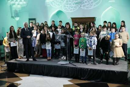 Dodijeljene stipendije "Cvijet Srebrenice", uz poruku da je znanje trajna vrijednost FOTO, VIDEO