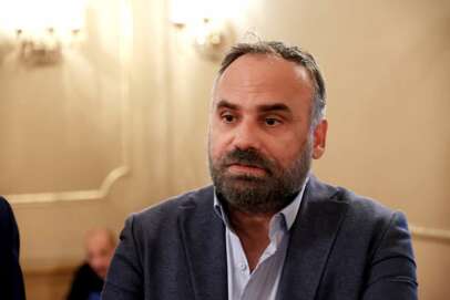   Dino Mustafić