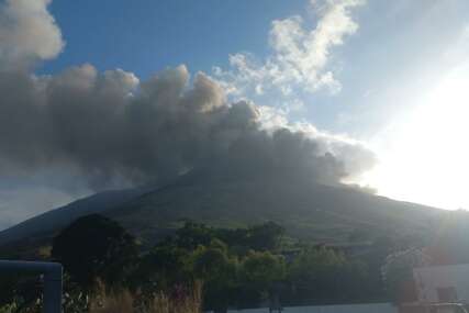 Vulkan Etna ponovo eruptirao