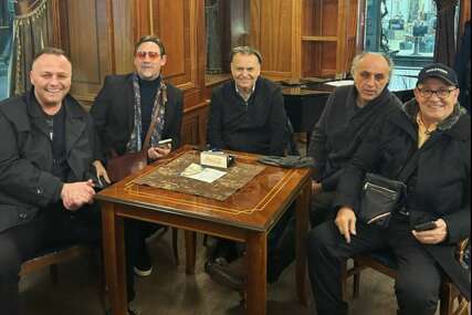 Halid je opet okupio svoje prijatelje