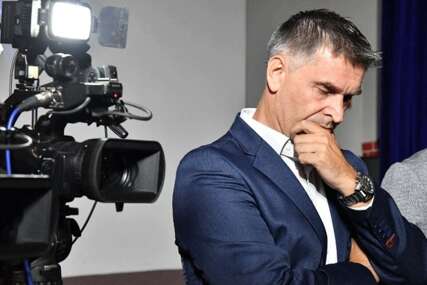 OD STRAŽARA U LOGORU DO MIKROFONA RTRS-a: Ko je zapravo novinar koji širi mržnju o kupovini stanova?