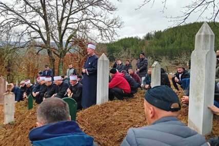 Klanjana kolektivna dženaza u Kukavicama kod Rogatice: Najmlađa Amela imala tek sedam godina