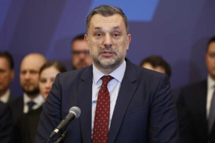 Finansijska policija izuzela dokumentaciju iz Vlade i Skupštine KS: Provjerava se da li je Elmedin Konaković zloupotrijebio položaj
