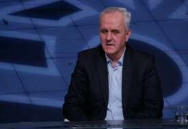 Krnjić žestoko prozvao UIO i Graničnu policiju: „Oni tvrde da je mlijeko crno“