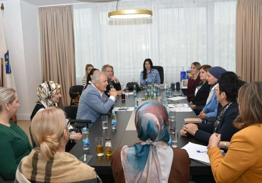 FOTO: KABINET POTPREDSJEDNIKA FBIH REFIK LENDO