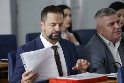 Novi politički skandal - Muamer Bandić tvrdi da "Dnevni avaz" širi maliciozne konstrukcije