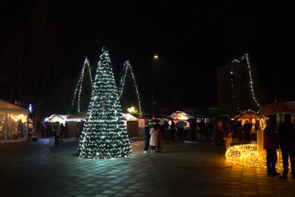 Novi Travnik otvorio sezonu adventskih proslava u Središnjoj Bosni (VIDEO)