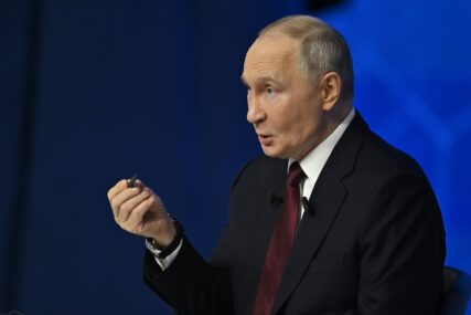 Putin kazao da EU "ne uspijeva" u oduzimanju ruske imovine, pokušaj nazvao "pljačkom"