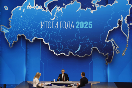 Pogledajte "kartu Rusije" iza Putina na press konferenciji