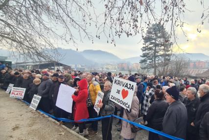 ZAVIDOVIĆI Radnici Krivaje blokirali preuzimanje fabrike: Spriječen ulazak privatnih investitora