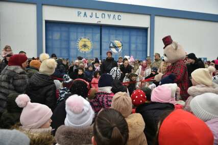 U kasarni Rajlovac organizovan poseban događaj za djecu