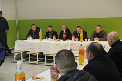 Rusmir Isak sa osuđenicima u KPZ Zenica obilježio Božić