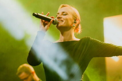 ŠEJLA ZONIĆ ODRŽALA KONCERT U BEOGRADU Noć emocija, dobre pjesme i lijepe energije VIDEO